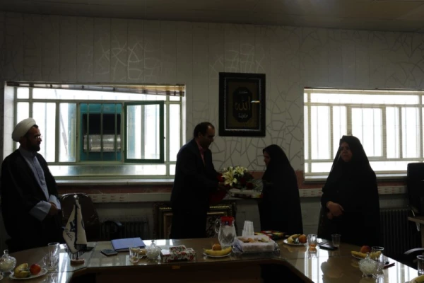 مراسم تودیع و معارفه سرپرست پردیس فاطمه الزهرا (س) یزد برگزار شد.
 8