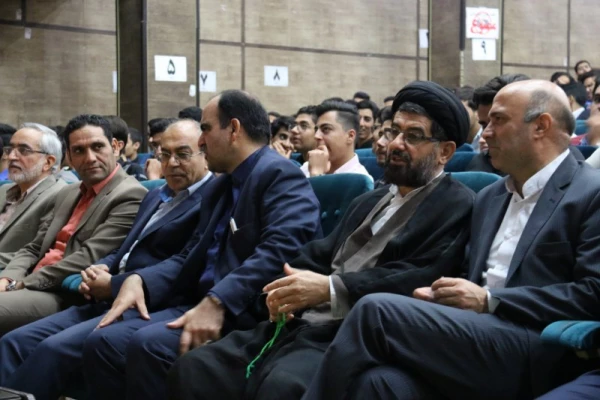 مراسم استقبال از دانشجویان جدید الورود به روایت تصویر
 20