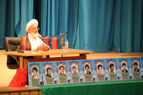 مراسم استقبال از دانشجویان جدید الورود به روایت تصویر
 21