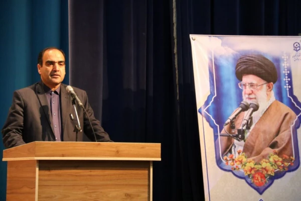 سخنان دکتر رضایی در مراسم استقبال از دانشجویان جدید الورود
 2