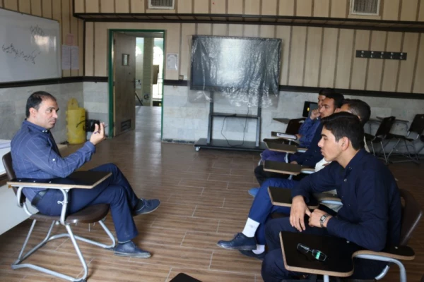 برگزاری اولین جلسه از سلسله کارگاه های فرهنگی _ مهارتی پردیس شهیدان پاک نژاد

 4