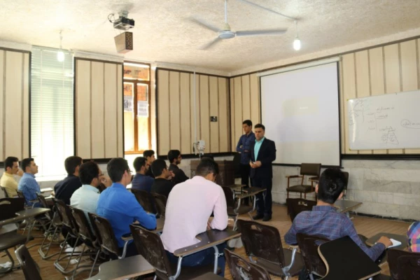 برگزاری اولین جلسه از سلسله کارگاه های فرهنگی _ مهارتی پردیس شهیدان پاک نژاد

 6