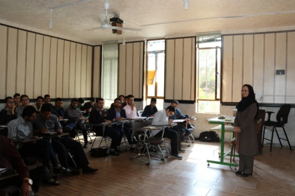 برگزاری اولین جلسه از سلسله کارگاه های فرهنگی _ مهارتی پردیس شهیدان پاک نژاد

 9