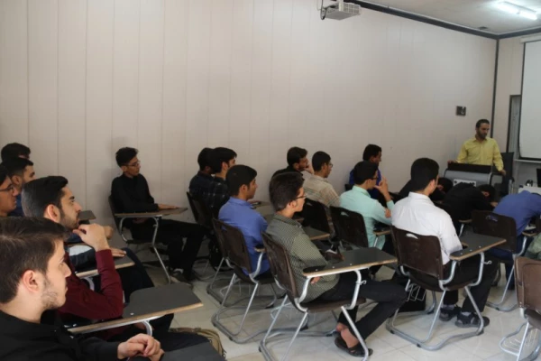 برگزاری اولین جلسه از سلسله کارگاه های فرهنگی _ مهارتی پردیس شهیدان پاک نژاد

 12