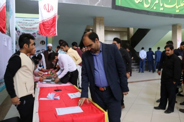 انتخابات انجمن های ورزشی پردیس شهیدان پاک نژاد یزد  برگزار گردید.
 7