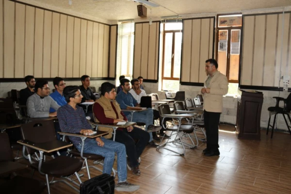 دومین دوره کارگاه های فرهنگی برگزار شد.
 7