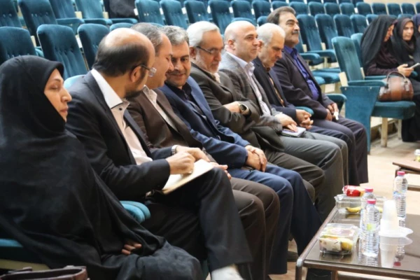 همایش مدیران و معاونین مدارس میزبان اساتید و معلمان راهنمای درس کارورزی
 3