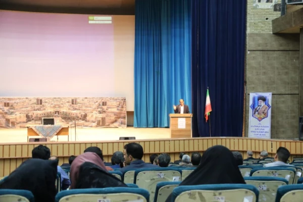 همایش مدیران و معاونین مدارس میزبان اساتید و معلمان راهنمای درس کارورزی
 7