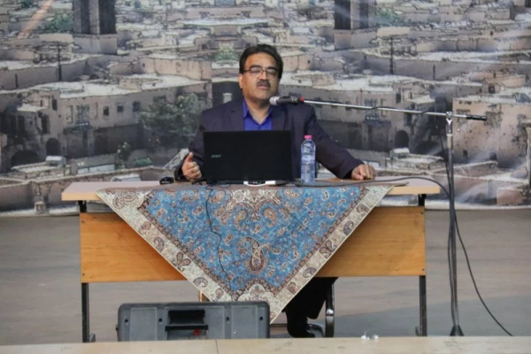 همایش مدیران و معاونین مدارس میزبان اساتید و معلمان راهنمای درس کارورزی
 8