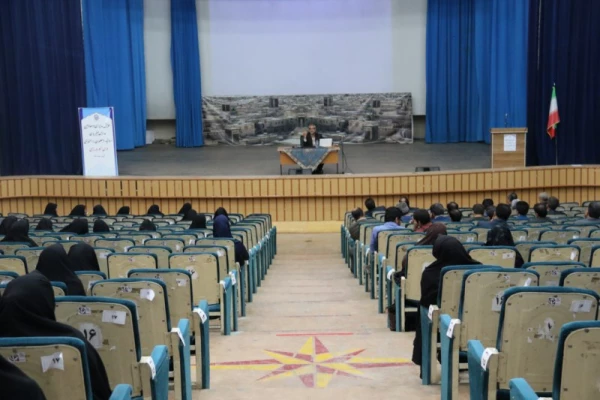 همایش مدیران و معاونین مدارس میزبان اساتید و معلمان راهنمای درس کارورزی
 9