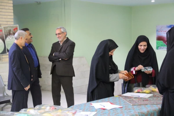 همایش مدیران و معاونین مدارس میزبان اساتید و معلمان راهنمای درس کارورزی
 11