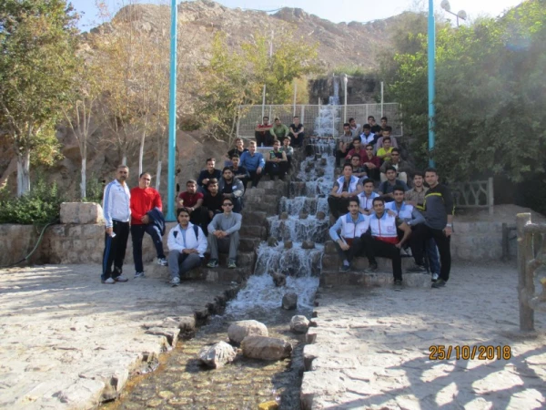 همایش کوهپیمایی کارکنان و دانشجو معلمان پردیس شهیدان پاک نژاد یزد به مناسبت هفته تربیت بدنی 
 10