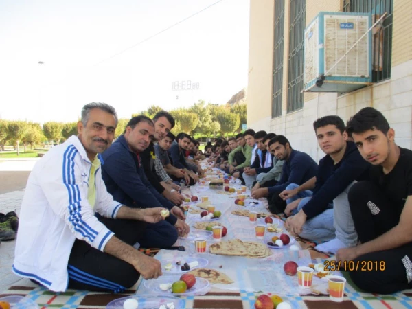 همایش کوهپیمایی کارکنان و دانشجو معلمان پردیس شهیدان پاک نژاد یزد به مناسبت هفته تربیت بدنی 
 11