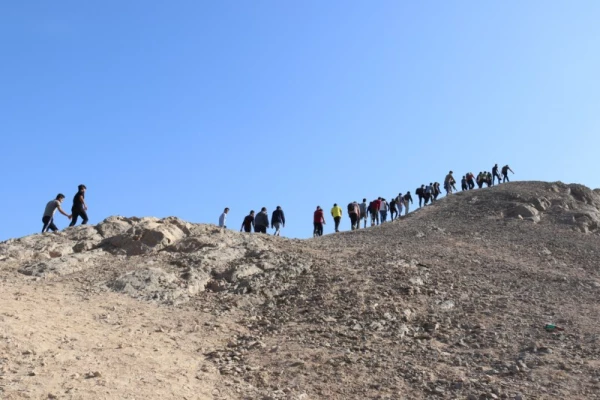 همایش کوهپیمایی کارکنان و دانشجو معلمان پردیس شهیدان پاک نژاد یزد به مناسبت هفته تربیت بدنی 
 14