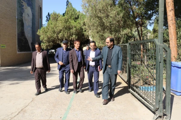 بازدید مسئولین حوزه معاونت سیاسی،امنیتی و اجتماعی استانداری از پردیس شهیدان پاک نژاد یزد
 3