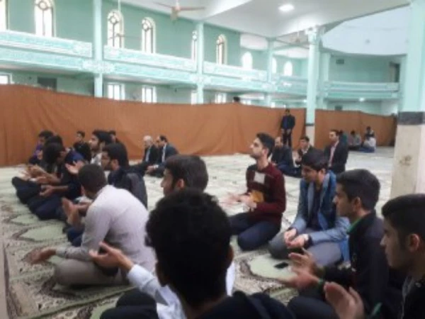 جشن میلاد حضرت رسول اکرم (ص) و امام جعفر صادق (ع) در دانشگاه فرهنگیان یزد برگزار شد.
 2