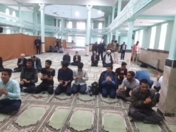 جشن میلاد حضرت رسول اکرم (ص) و امام جعفر صادق (ع) در دانشگاه فرهنگیان یزد برگزار شد.
 6