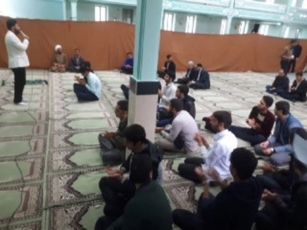 جشن میلاد حضرت رسول اکرم (ص) و امام جعفر صادق (ع) در دانشگاه فرهنگیان یزد برگزار شد.
 7