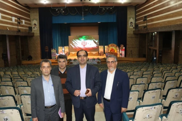 بازدید دکتر کچوئیان معاون نظارت، ارزیابی و تضمین کیفیت دانشگاه فرهنگیان و دکتر دلقندی مشاور رئیس دانشگاه و مدیرکل حراست دانشگاه فرهنگیان از پردیس های استان یزد
 11