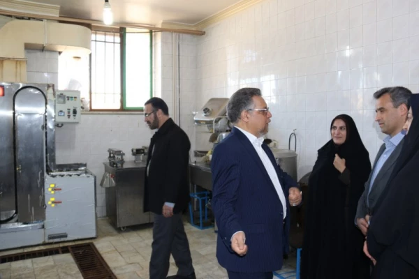 بازدید دکتر کچوئیان معاون نظارت، ارزیابی و تضمین کیفیت دانشگاه فرهنگیان و دکتر دلقندی مشاور رئیس دانشگاه و مدیرکل حراست دانشگاه فرهنگیان از پردیس های استان یزد
 17