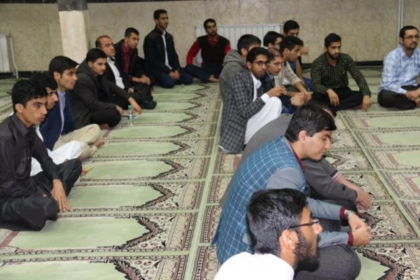 در نمازخانه پردیس شهیدان پاک نژاد یزد برگزار شد:

جلسه پرسش و پاسخ با حضور مدیر استانی دانشگاه فرهنگیان یزد 4