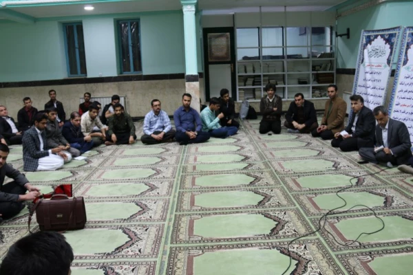 در نمازخانه پردیس شهیدان پاک نژاد یزد برگزار شد:

جلسه پرسش و پاسخ با حضور مدیر استانی دانشگاه فرهنگیان یزد 6