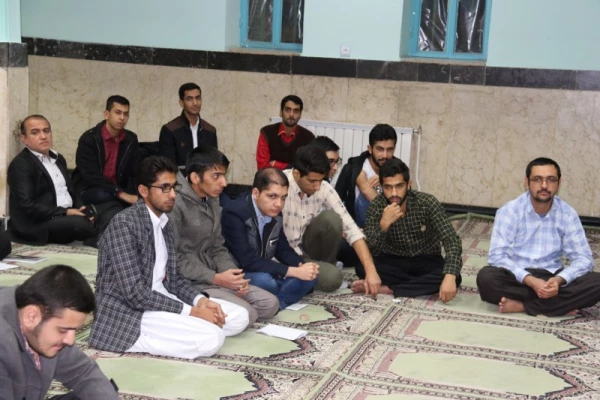 در نمازخانه پردیس شهیدان پاک نژاد یزد برگزار شد:

جلسه پرسش و پاسخ با حضور مدیر استانی دانشگاه فرهنگیان یزد 7