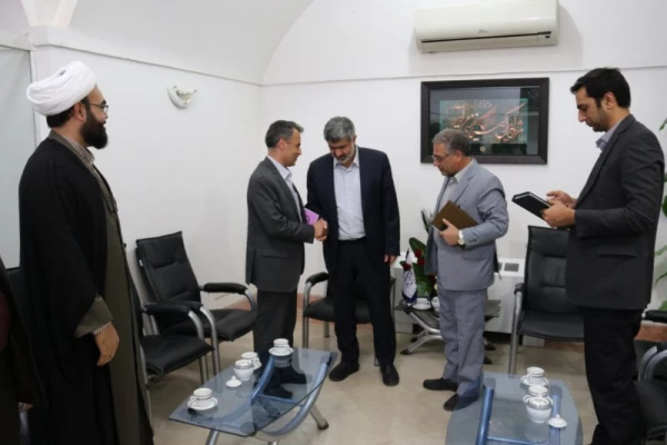 دیدار مدیر استانی دانشگاه فرهنگیان یزد با نماینده محترم یزد و اشکذر در مجلس شورای اسلامی 5