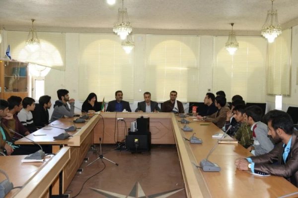 برگزاری جلسۀ پرسش و پاسخ نمایندگان کلاسی پردیس شهیدان پاک نژاد با مدیر پردیس های استان و مسئولین محترم آموزشی پردیس
 2