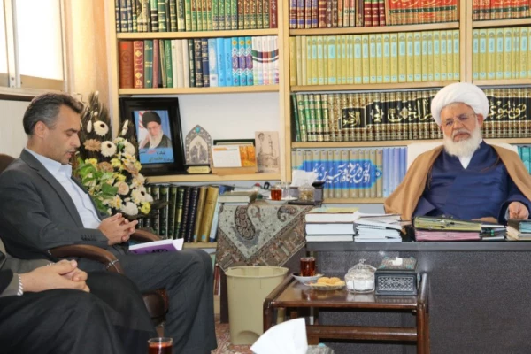 دیدار سرپرست دانشگاه فرهنگیان استان یزد با آیت الله ناصری نماینده ولی فقیه و امام جمعه یزد
 3