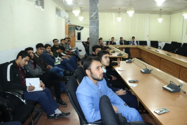 به مناسبت هفته پژوهش و فناوری در دانشگاه فرهنگیان یزد برگزار شد:

کارگاه آموزشی ارائه حرفه ای با نرم افزار prezi 3