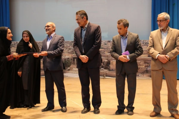 برگزاری مراسم هفته پژوهش و فناوری در دانشگاه فرهنگیان یزد
 9