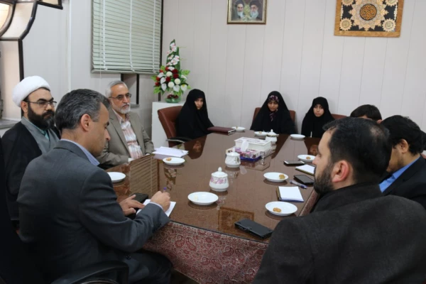 دیدار صدیقی، مسئول بسیج دانشجویی دانشگاه فرهنگیان کشور با سرپرست دانشگاه فرهنگیان یزد
 3