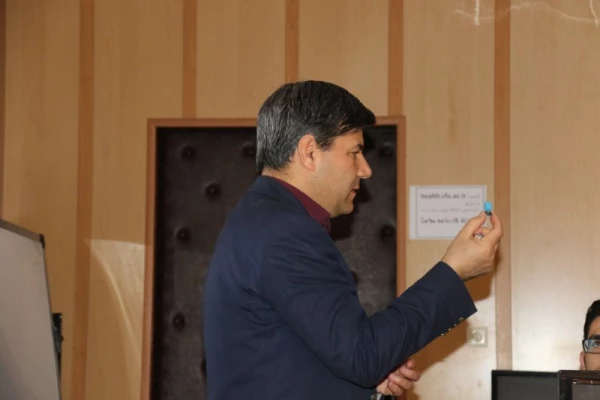 ه مناسبت هفته پژوهش و فناوری، در دانشگاه فرهنگیان یزد برگزار شد:

کارگاه آموزشی « عصرفناوری اینترنت اشیاء، آشنایی با شبکه های حسگر بی سیم و رزبری پای»
 8