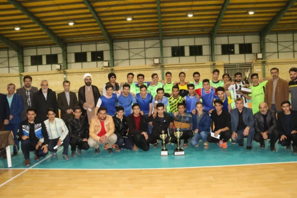 برگزاری مسابقات فوتسال در پردیس شهیدان پاک نژاد یزد
 2