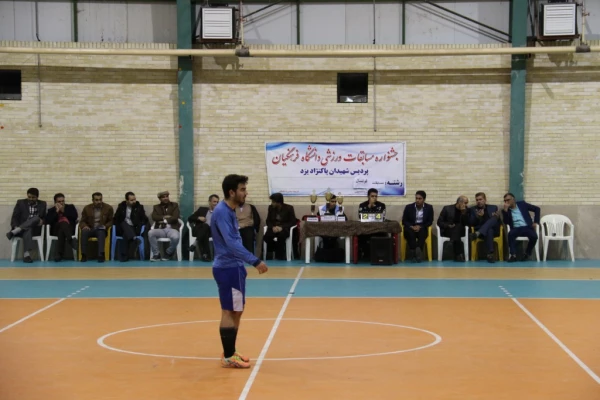 برگزاری مسابقات فوتسال در پردیس شهیدان پاک نژاد یزد
 5