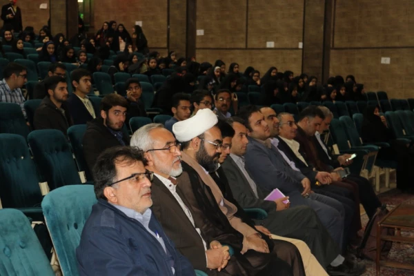 با حضور دکتر صادق زیباکلام و متین منتظمی برگزار شد:
جلسه مناظره با عنوان چالش ها و فرصت های جمهوری اسلامی در دانشگاه فرهنگیان یزد
 11