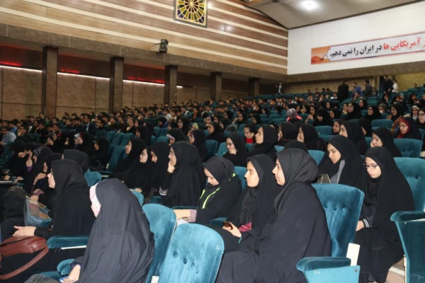 با حضور دکتر صادق زیباکلام و متین منتظمی برگزار شد:
جلسه مناظره با عنوان چالش ها و فرصت های جمهوری اسلامی در دانشگاه فرهنگیان یزد
 14