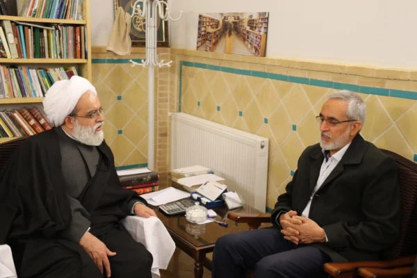 دیدار مسئولین دانشگاه فرهنگیان استان با حجت الاسلام و المسلمین معزالدینی امام جمعه موقت یزد
 3