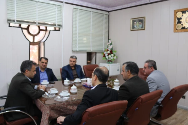 دیدار مدیر و معاونین آموزش و پرورش ناحیه دو یزد با مدیر امور پردیس های استان
 4