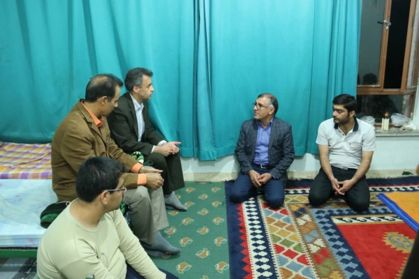 نشست و گفتگوی صمیمانه رئیس دانشگاه فرهنگیان استان یزد با دانشجو معلمان در سراهای دانشجویی پردیس شهیدان پاک نژاد
 4