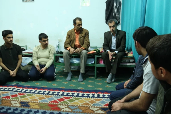 نشست و گفتگوی صمیمانه رئیس دانشگاه فرهنگیان استان یزد با دانشجو معلمان در سراهای دانشجویی پردیس شهیدان پاک نژاد
 5