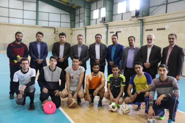 حضور مدیر استانی و مسئولین دانشگاه فرهنگیان در تمرینات تیم ورزش های همگانی پردیس شهیدان پاک نژاد یزد
 2