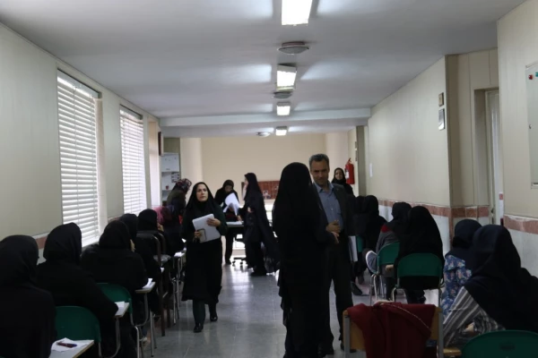 بازدید مدیر دانشگاه فرهنگیان استان از روند برگزاری امتحانات پایان ترم پردیس فاطمه الزهرا (س) یزد
 2