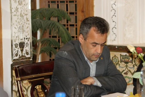 برگزاری جلسه هم اندیشی اساتید پردیس های دانشگاه فرهنگیان استان یزد
 8