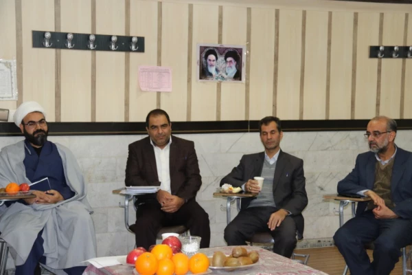 برگزاری نشست اعضای گرو ه های آموزشی استان یزد
 11