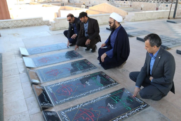 به مناسبت ایام الله دهه فجر برگزار گردید:

تجدید میثاق کارکنان دانشگاه فرهنگیان یزد با آرمان های شهدا
 3