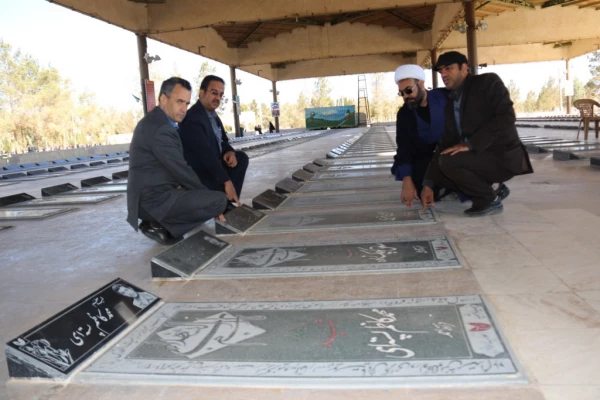 به مناسبت ایام الله دهه فجر برگزار گردید:

تجدید میثاق کارکنان دانشگاه فرهنگیان یزد با آرمان های شهدا
 5