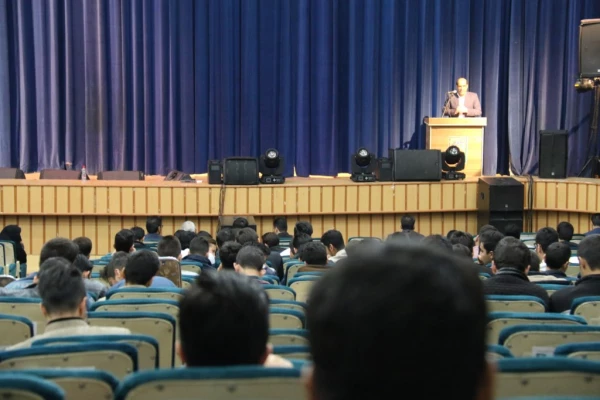 برگزاری جلسه فرهنگی در دانشگاه فرهنگیان یزد با حضور مدیر کل آموزش و پرورش استان
 6