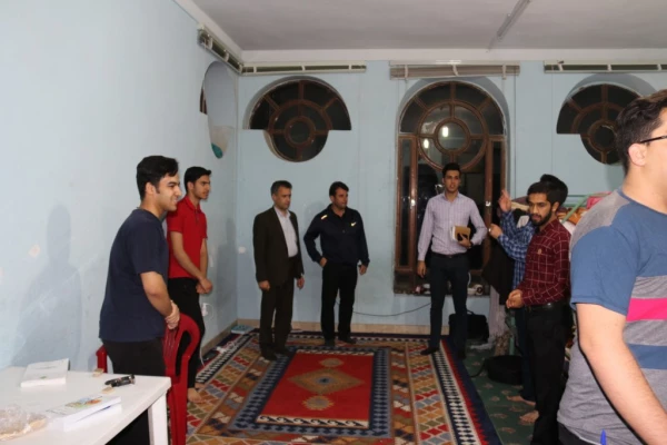 رئیس دانشگاه فرهنگیان یزد از سراهای دانشجویی به صورت سرزده بازدید کرد.
 3